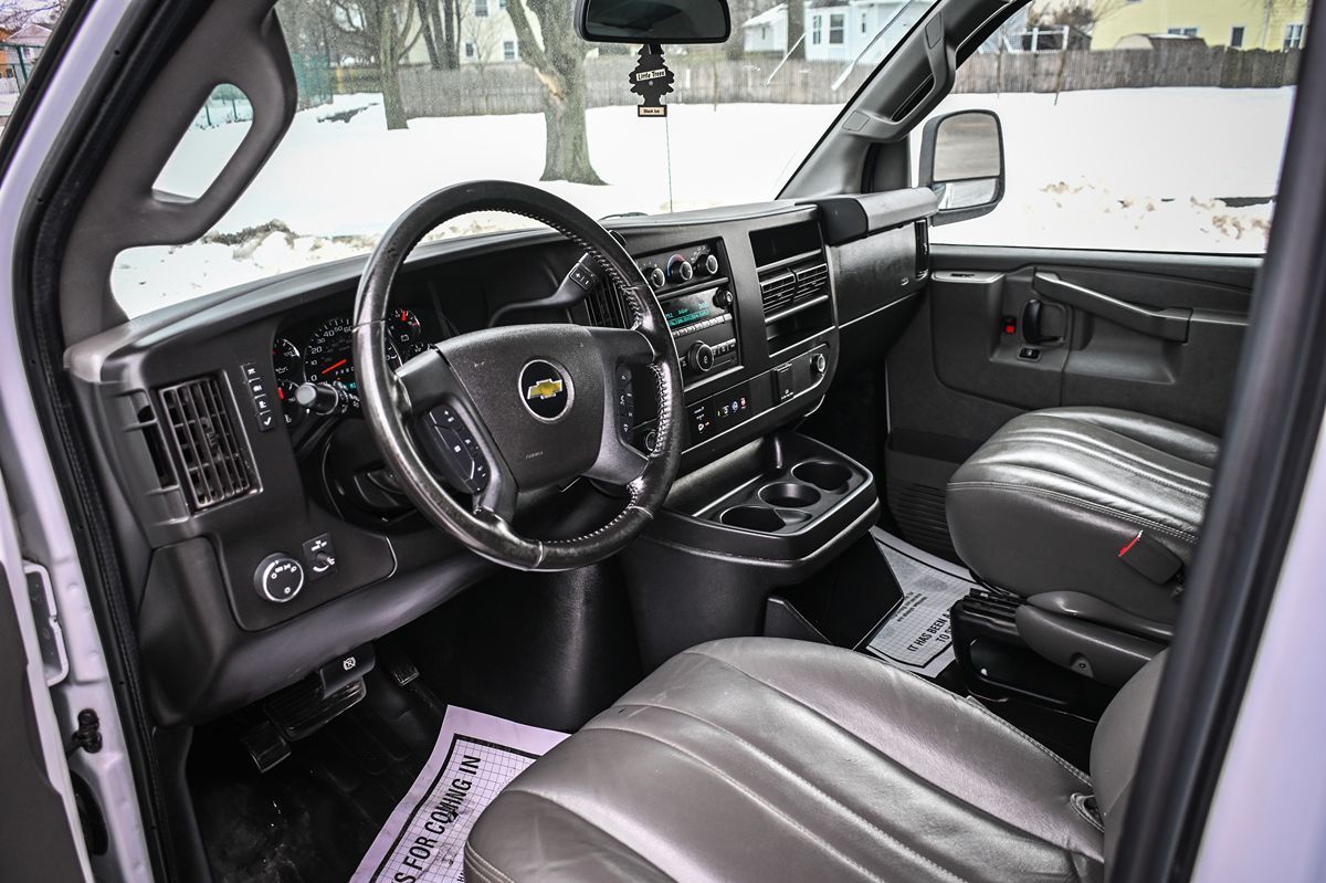 2021 Chevrolet Express Cargo Work Van - Photo 7