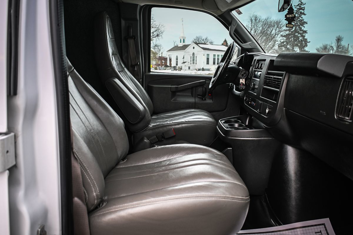 2021 Chevrolet Express Cargo Work Van - Photo 11