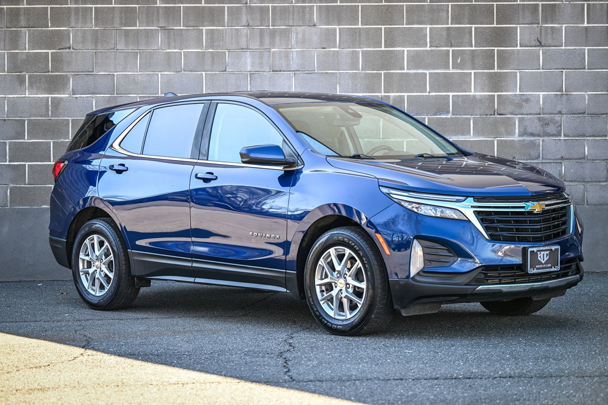 2022 Chevrolet Equinox LT - Photo 2