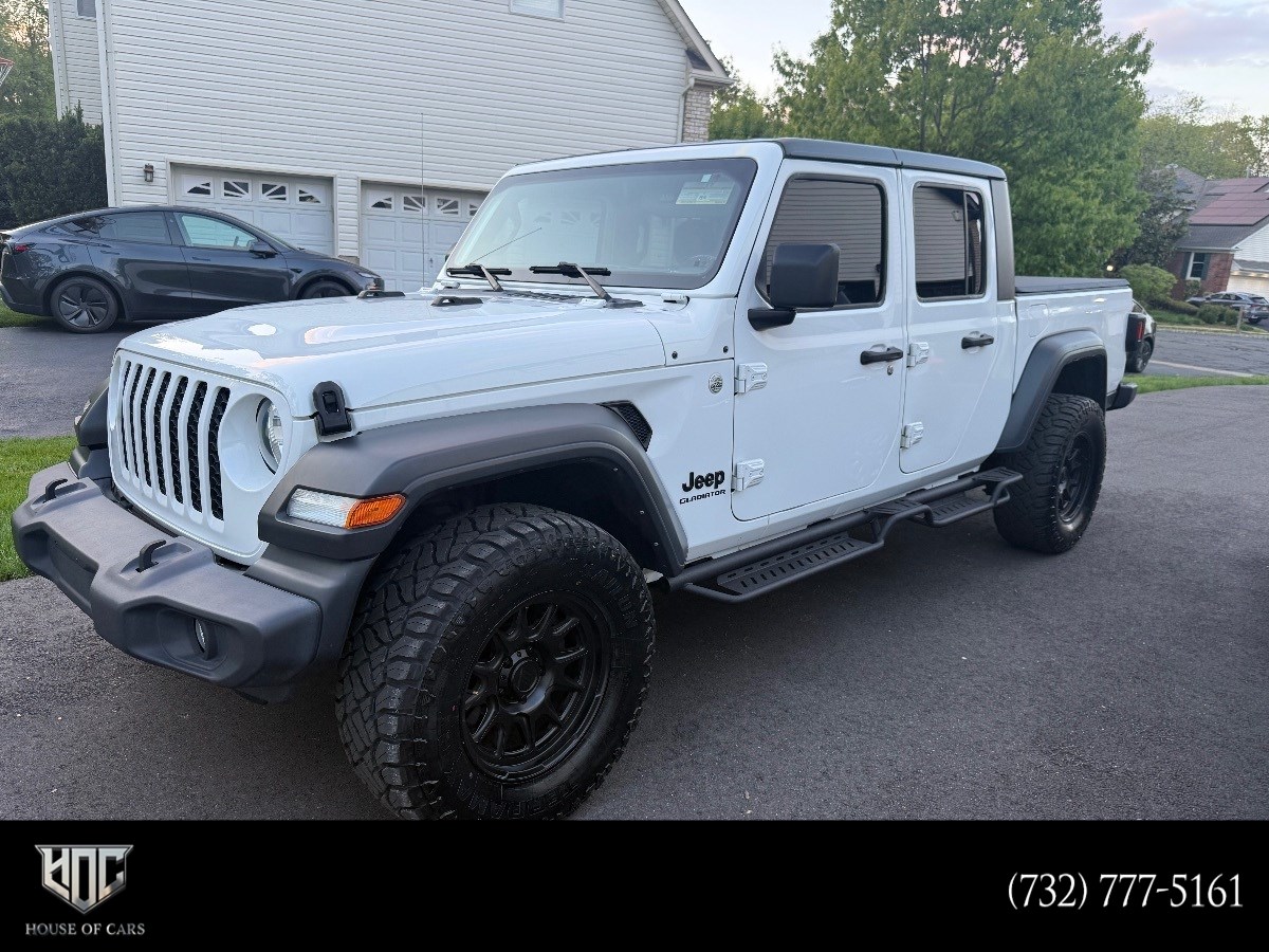 2020 Jeep Gladiator Sport S's photo