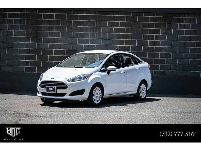 Oxford White 2018 Ford Fiesta Sedan Front-Wheel Drive Automatic