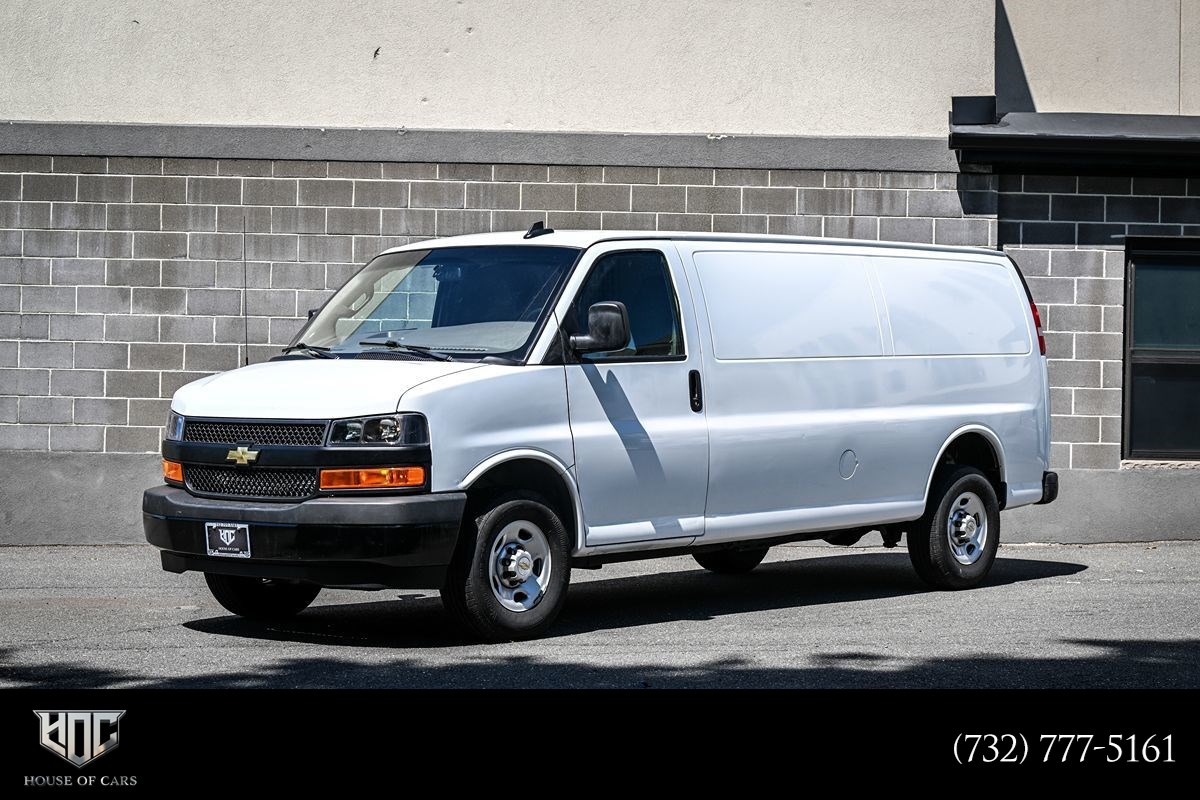 2024 Chevrolet Express 2500 Extended Work Van HD's photo