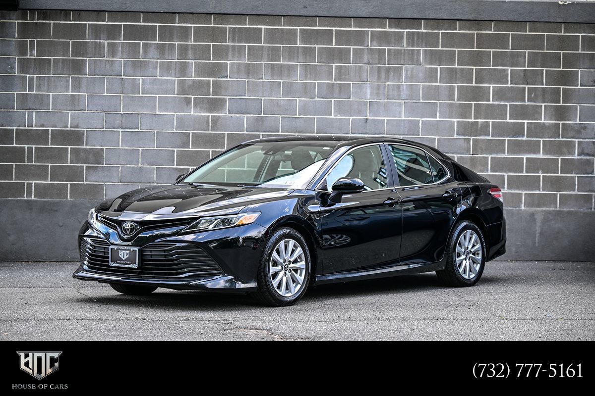 2019 Toyota Camry 2.5 Auto LE's photo
