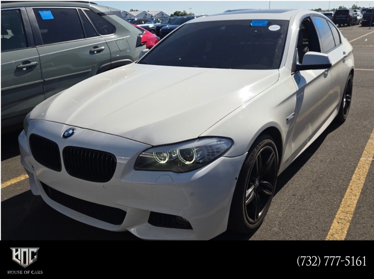 2013 BMW 5 Series 535i xDrive Sedan's photo