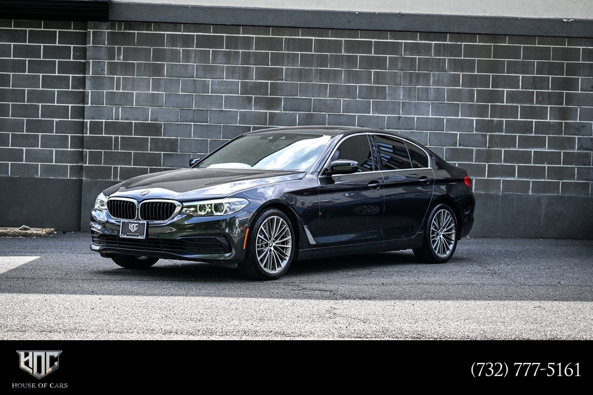 2019 BMW 5 Series 530i xDrive Sedan's photo