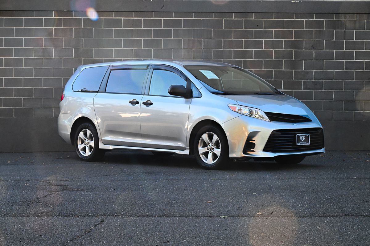 Photo 2 of this Toyota Sienna