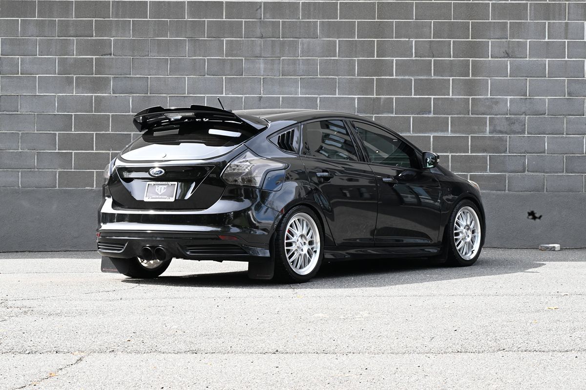 Photo 3 of this Ford Focus