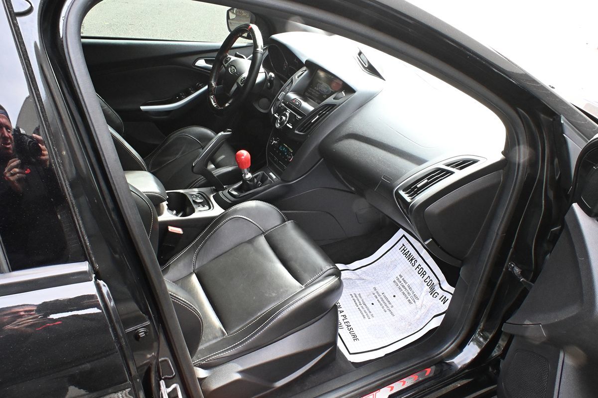 Photo 11 of this Ford Focus