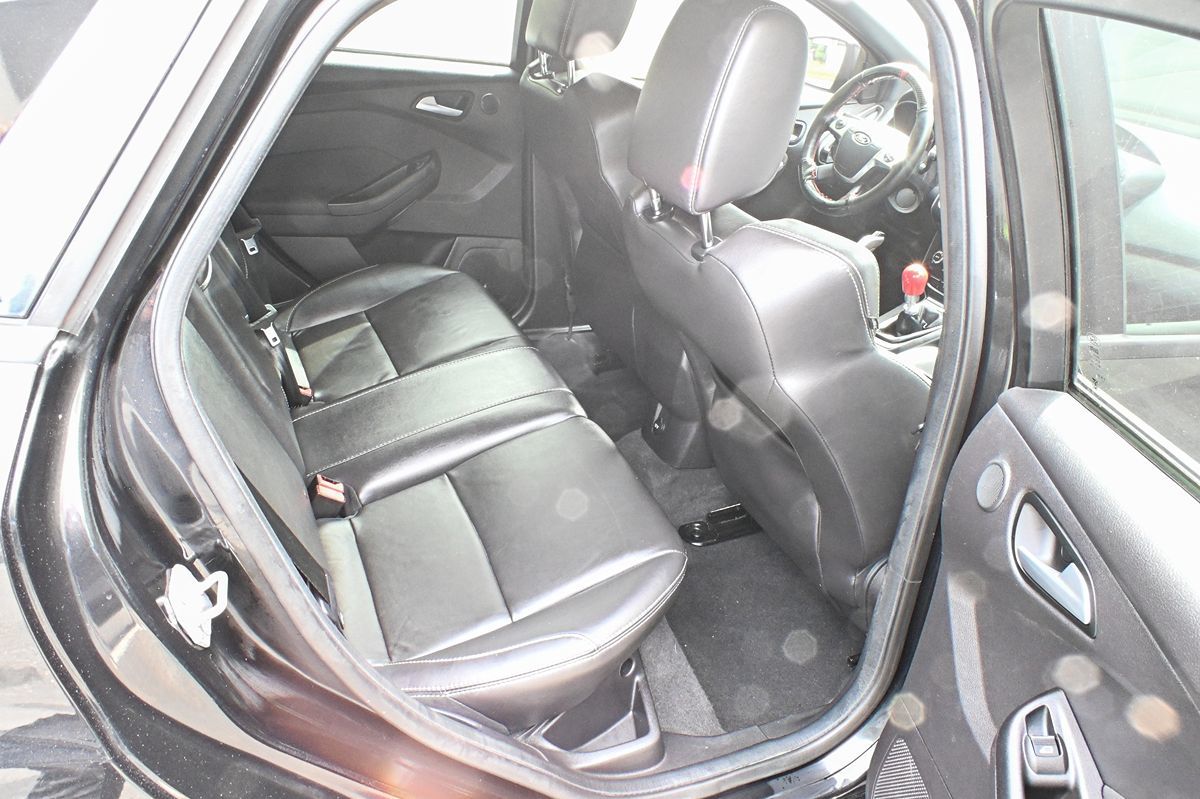 Photo 10 of this Ford Focus