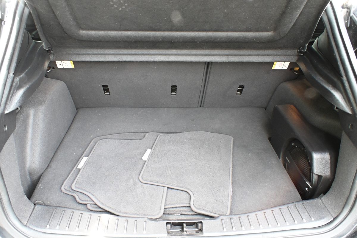 Photo 12 of this Ford Focus