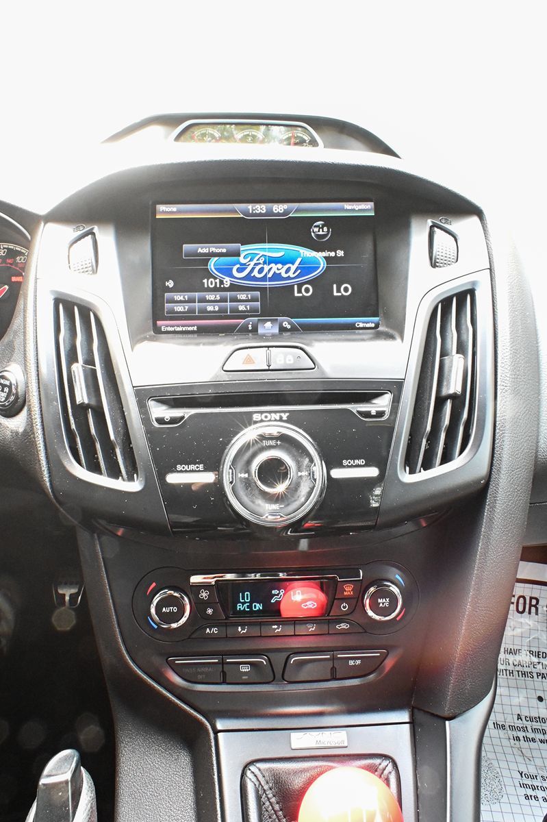 Photo 15 of this Ford Focus