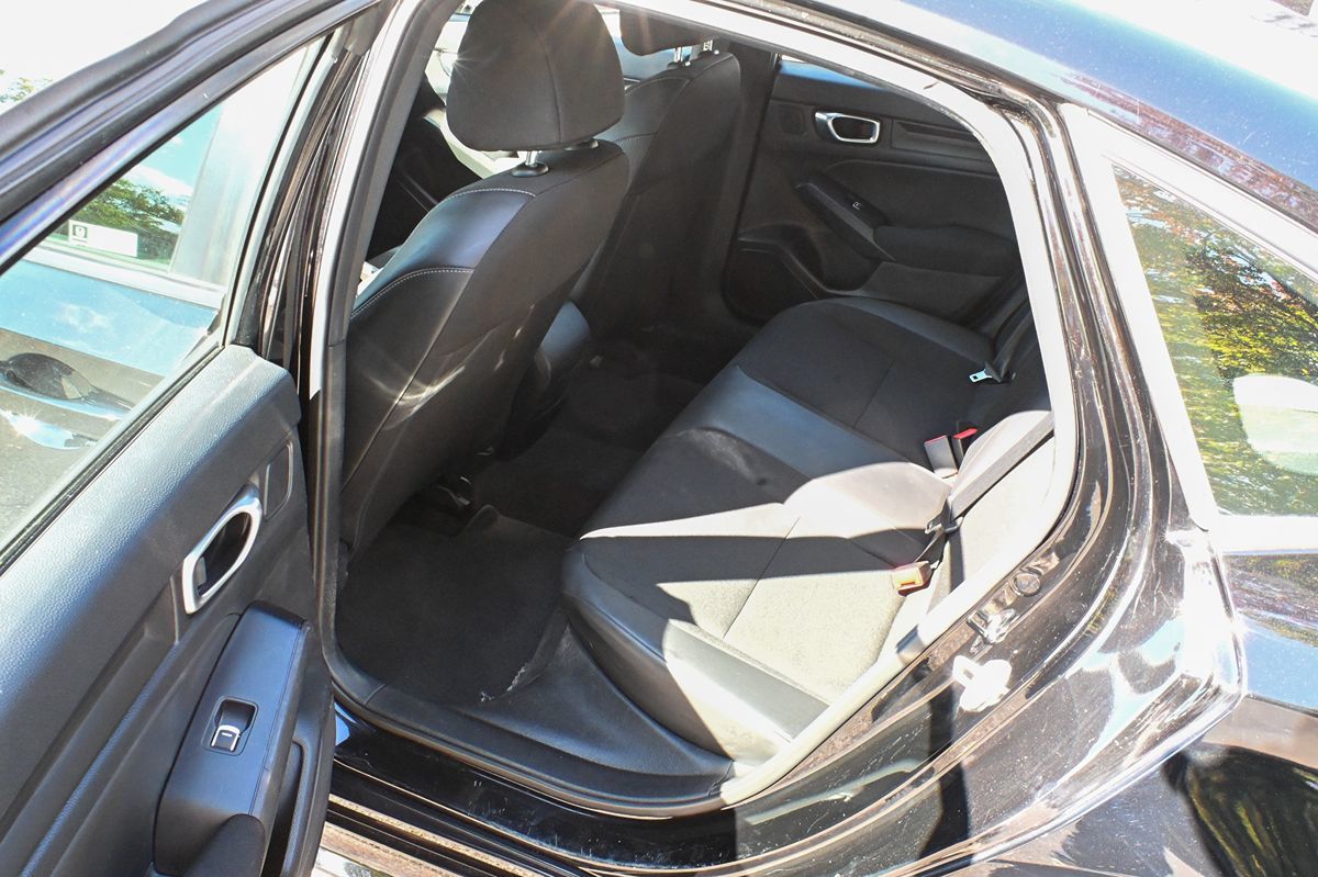 Photo 8 of this Honda Civic Sedan