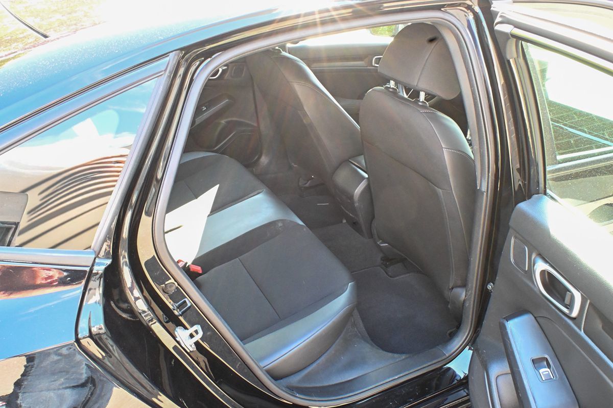 Photo 9 of this Honda Civic Sedan
