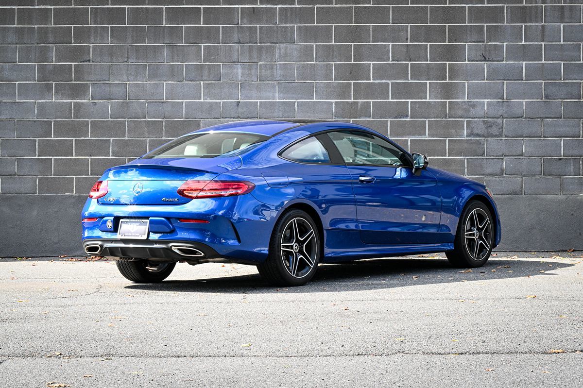Photo 3 of this Mercedes-Benz C 300