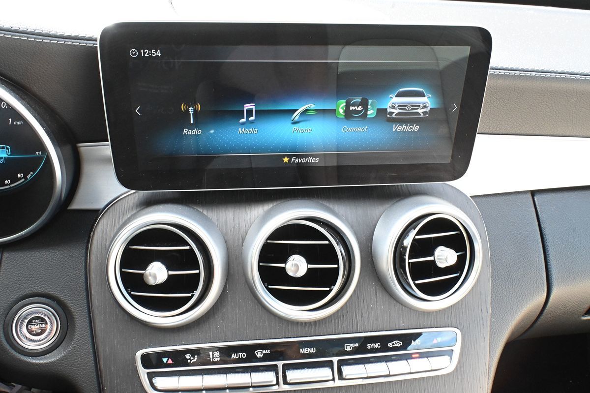 Photo 11 of this Mercedes-Benz C 300
