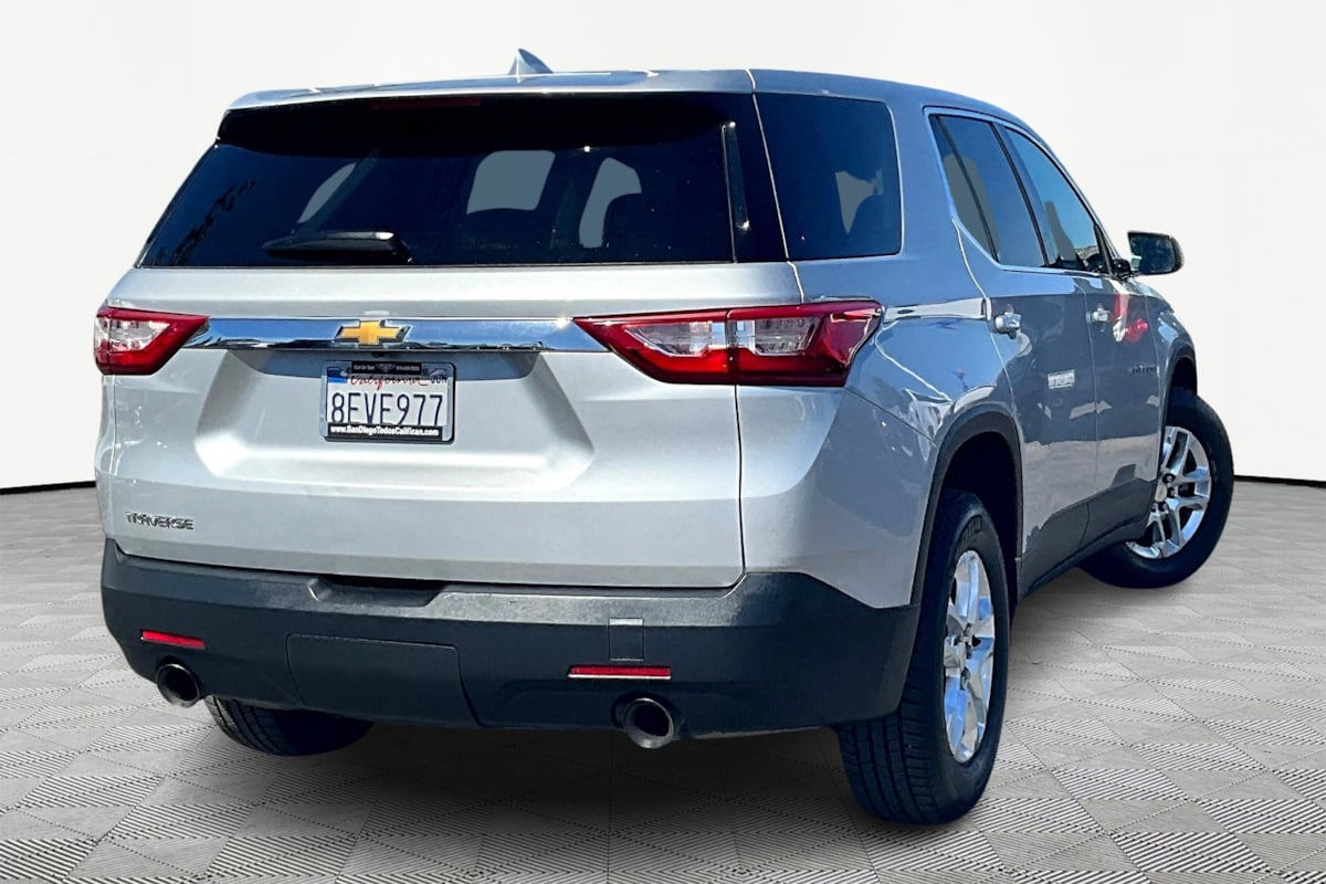 2018 Chevrolet Traverse LS photo 5