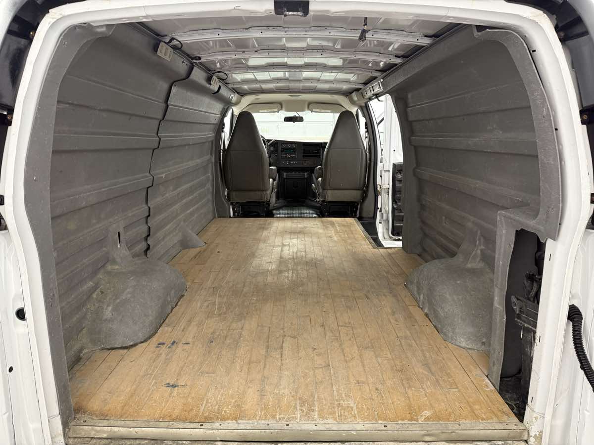 2019 Gmc Savana Cargo 3500 photo 10