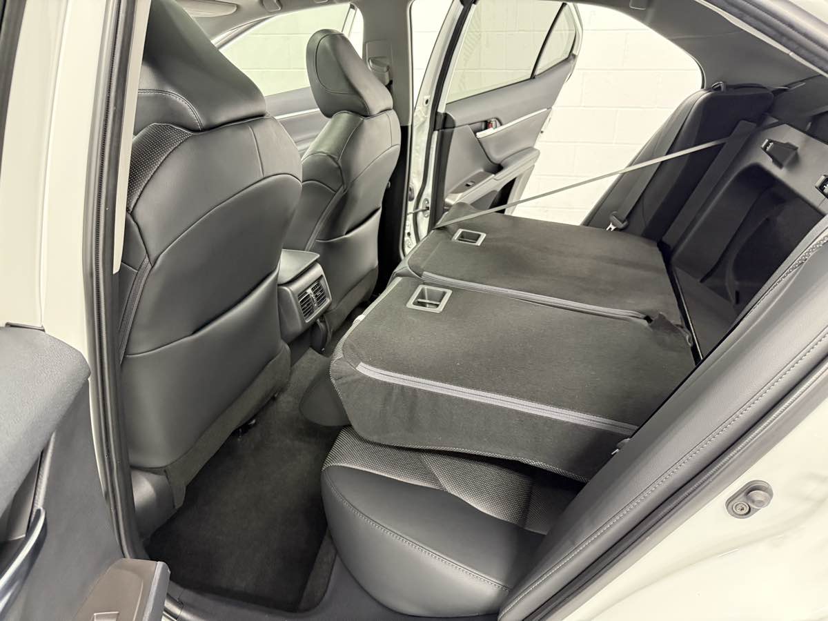 2023 Toyota Camry XLE photo 13