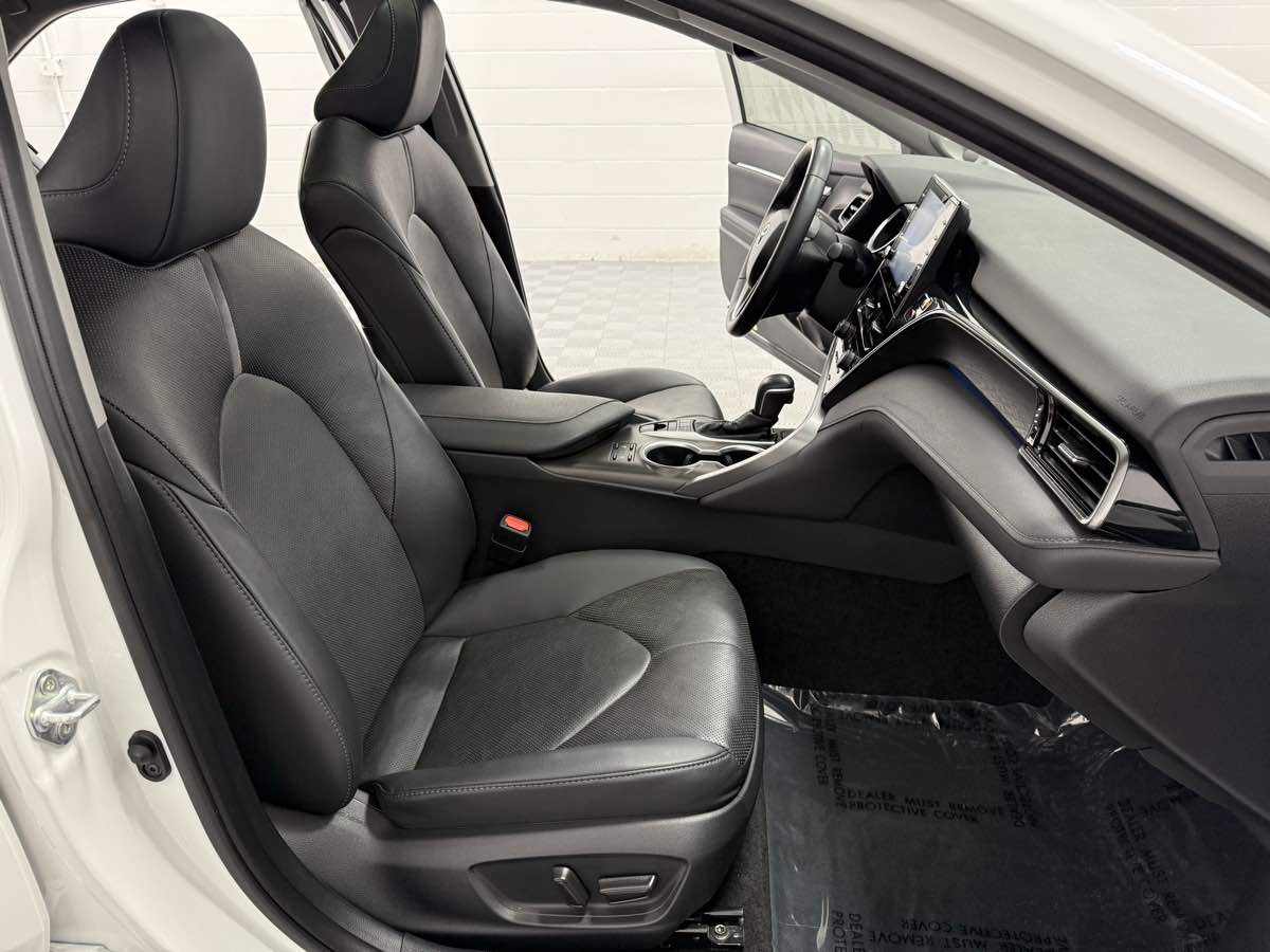 2023 Toyota Camry XLE photo 14