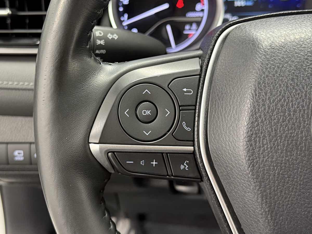 2023 Toyota Camry XLE photo 16