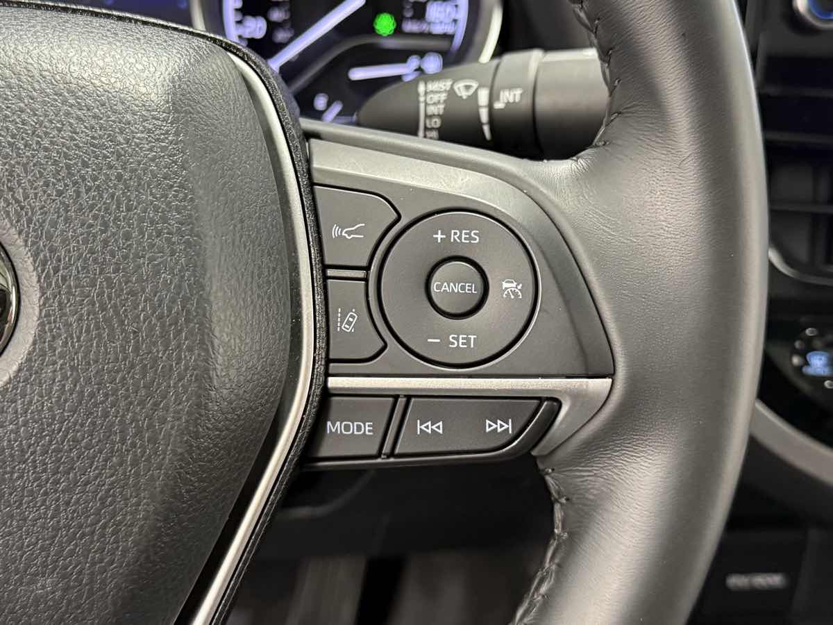 2023 Toyota Camry XLE photo 17