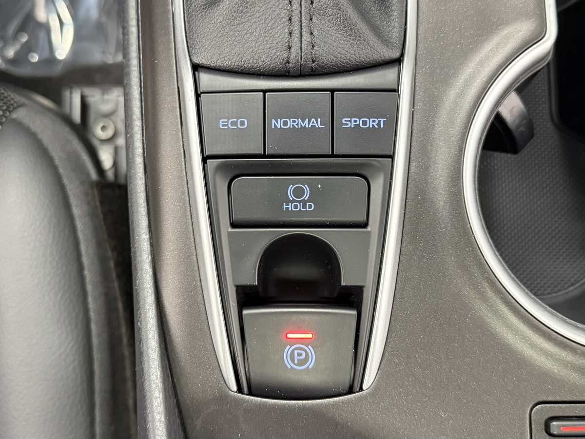 2023 Toyota Camry XLE photo 22
