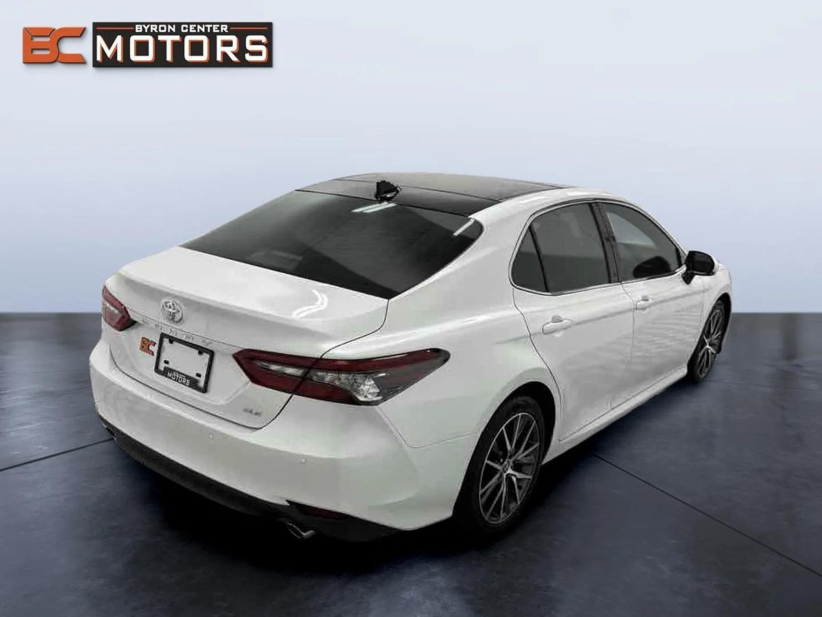 2023 Toyota Camry XLE photo 6