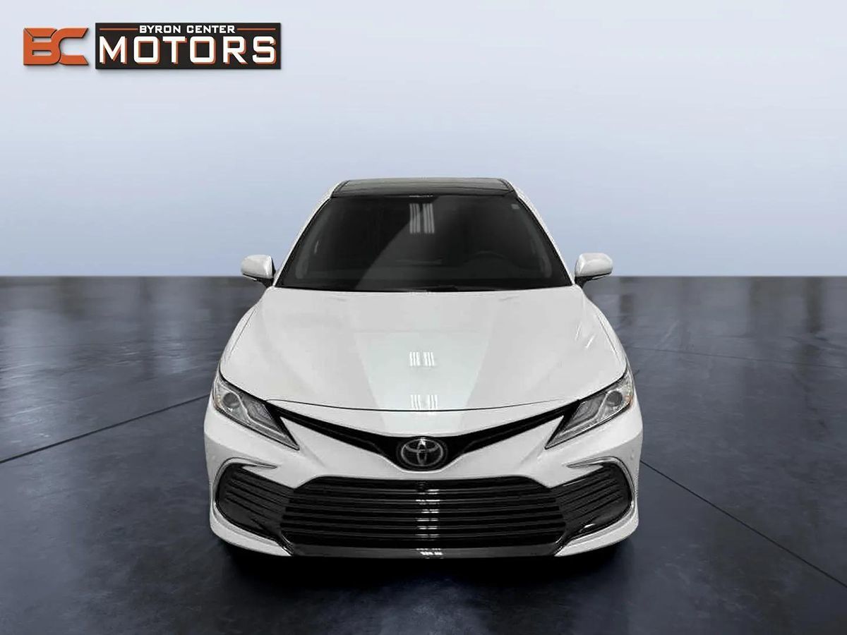 2023 Toyota Camry XLE photo 8