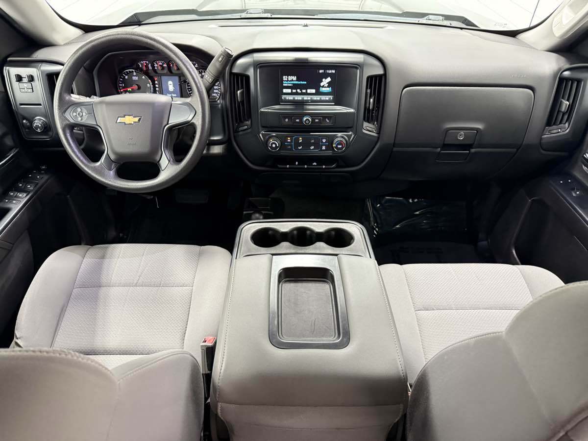 2018 Chevrolet Silverado 1500 Custom photo 11