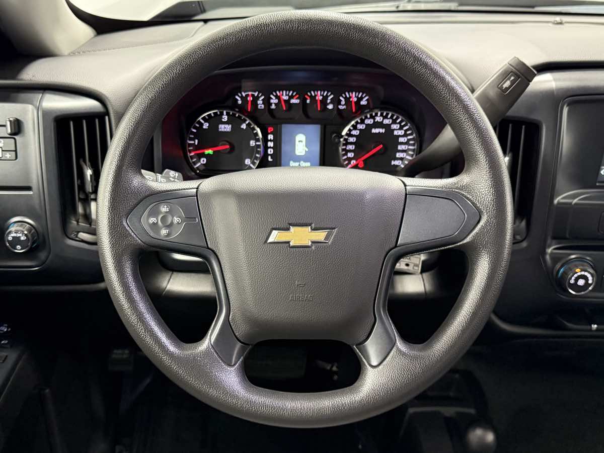 2018 Chevrolet Silverado 1500 Custom photo 15