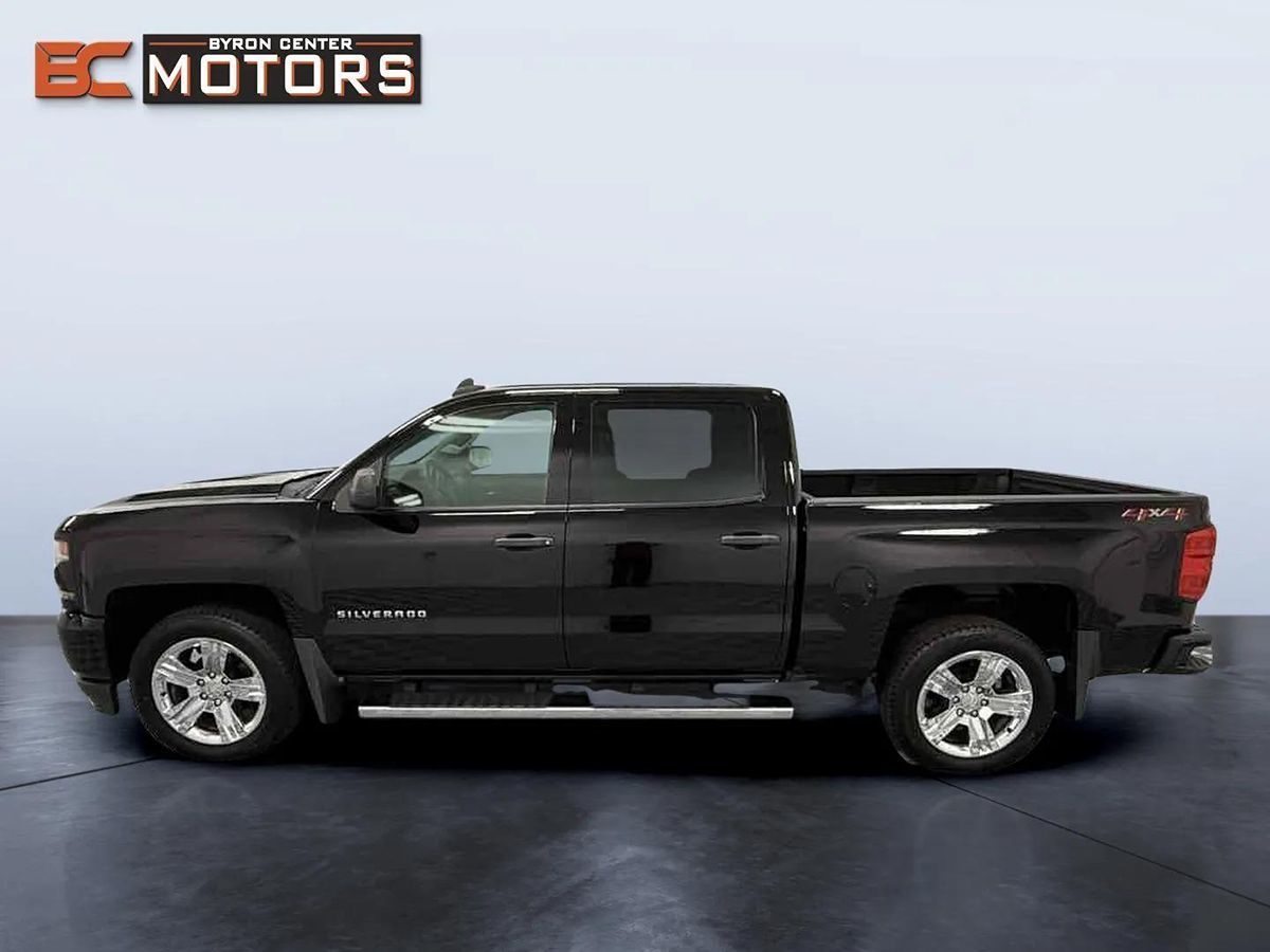 2018 Chevrolet Silverado 1500 Custom photo 3