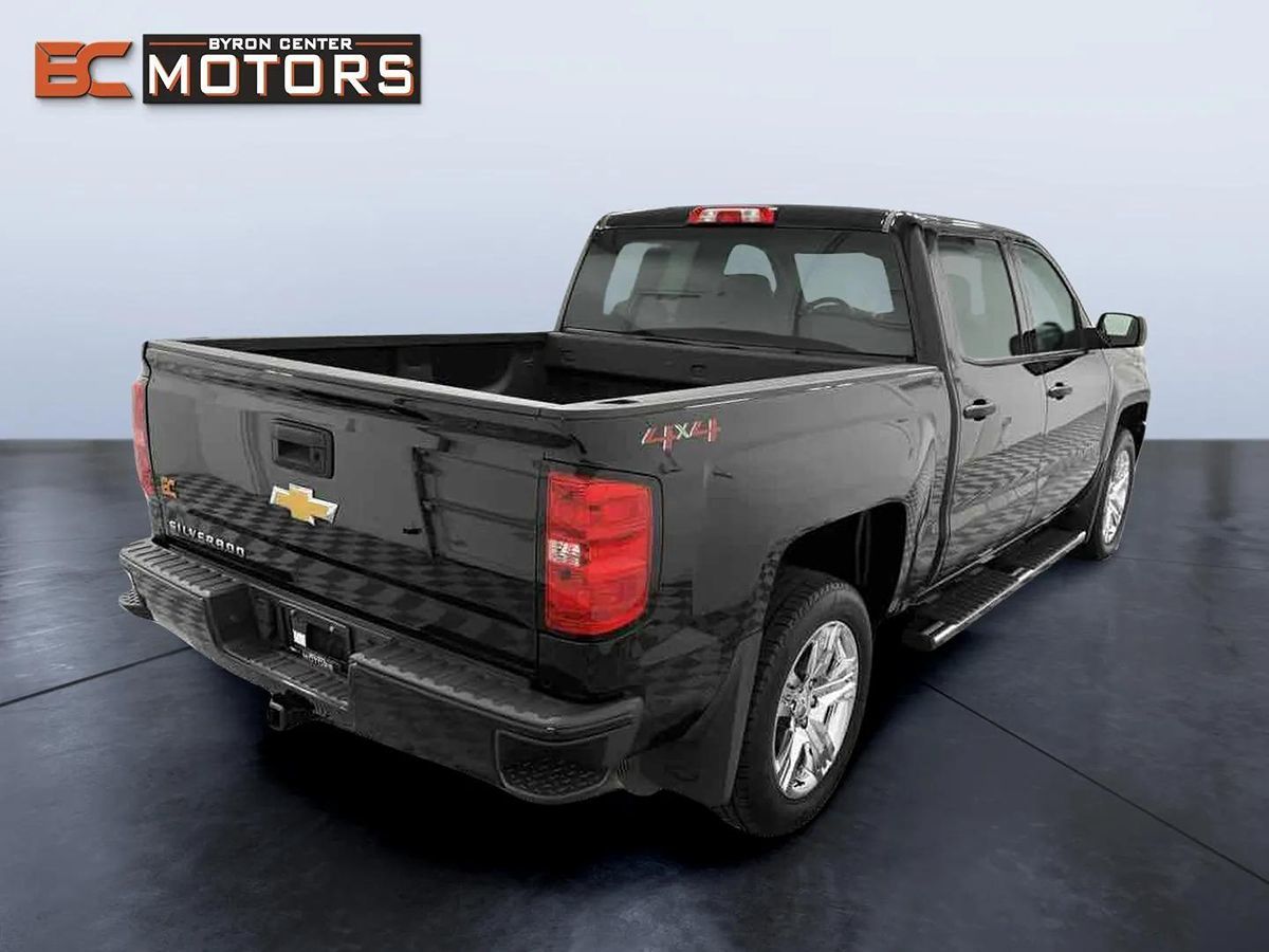 2018 Chevrolet Silverado 1500 Custom photo 6