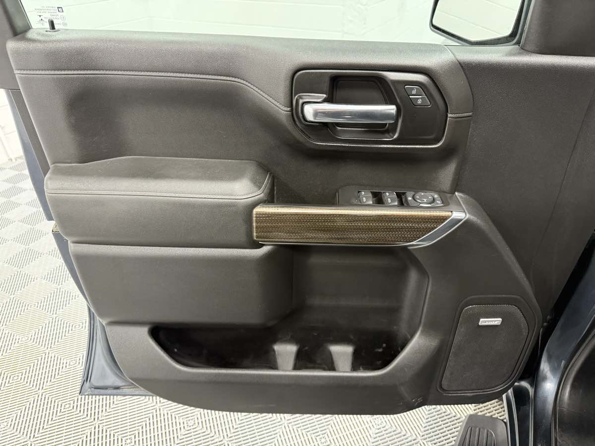 2019 Chevrolet Silverado 1500 RST photo 10
