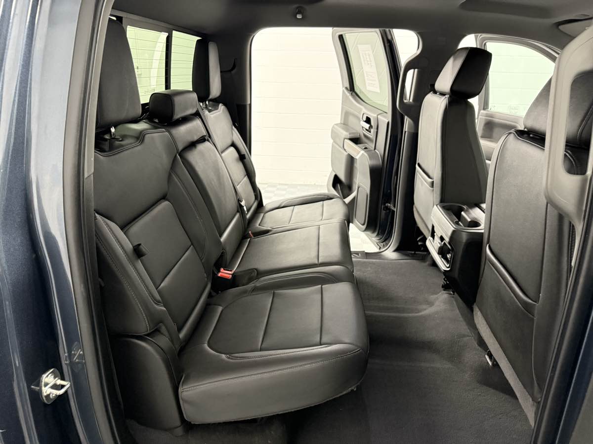 2019 Chevrolet Silverado 1500 RST photo 14