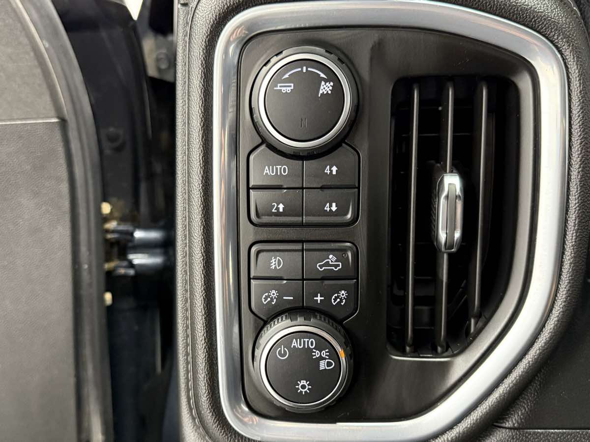 2019 Chevrolet Silverado 1500 RST photo 20