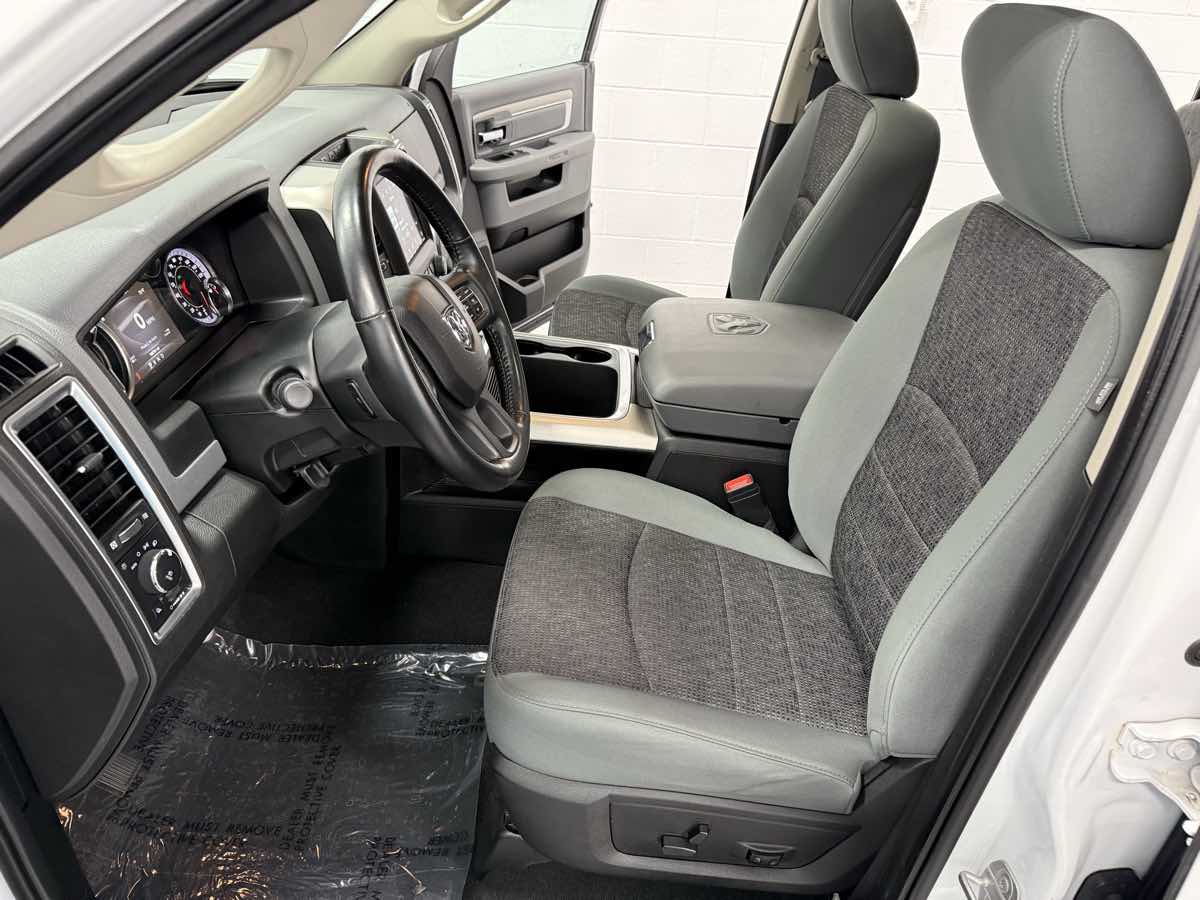 2020 Ram 1500 Classic Warlock photo 9