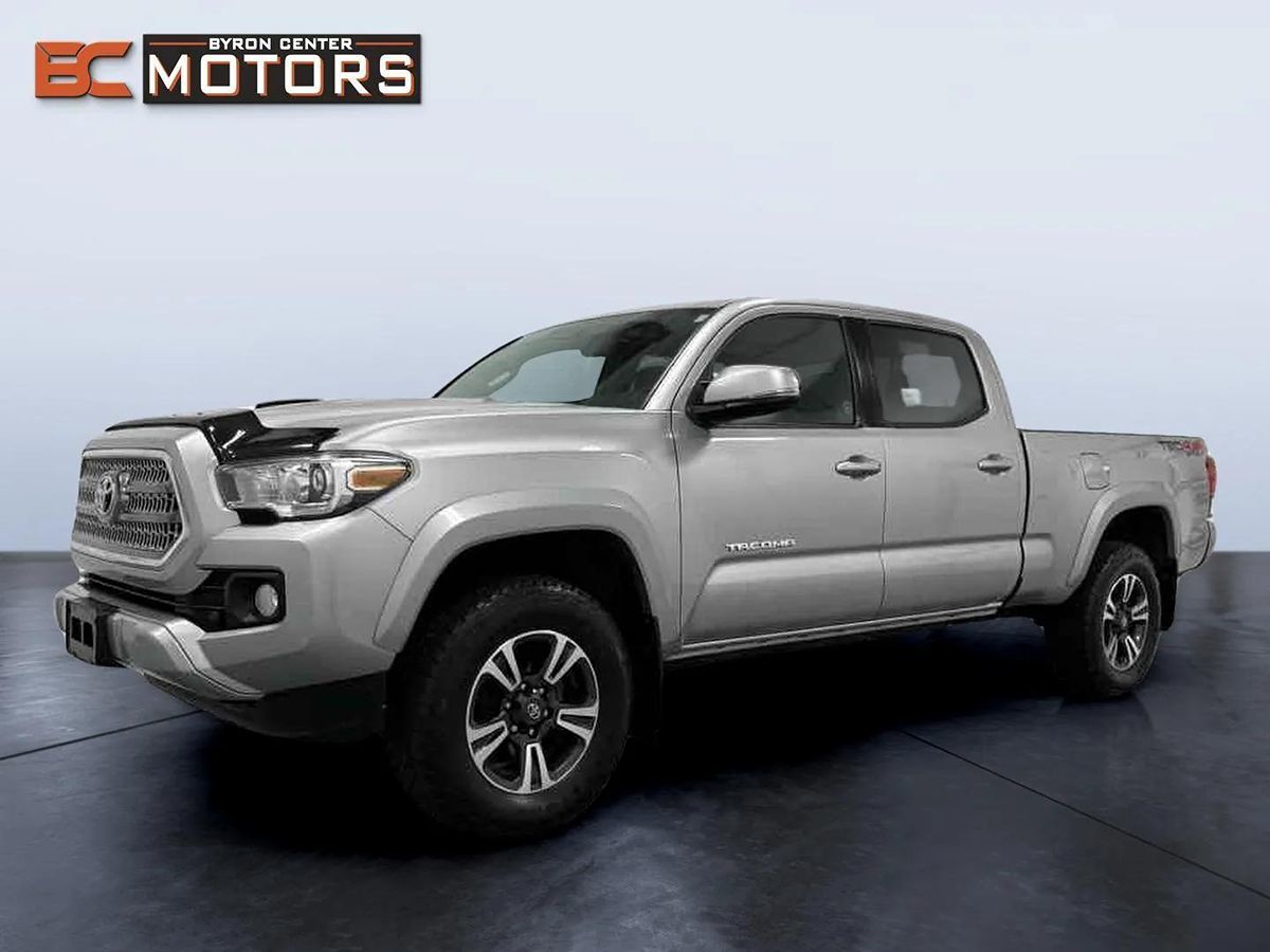 2017 Toyota Tacoma TRD Sport photo 2