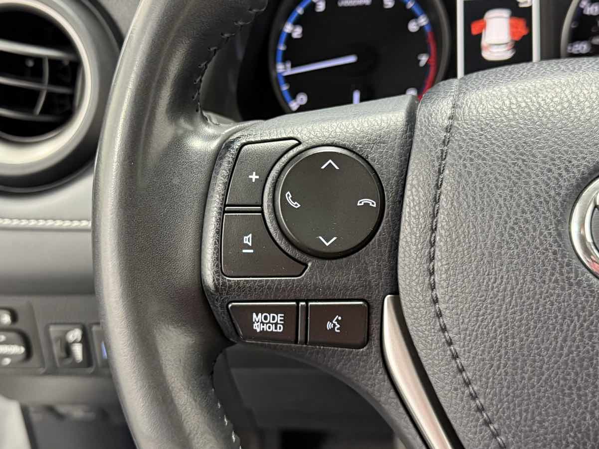 2018 Toyota RAV4 XLE photo 16