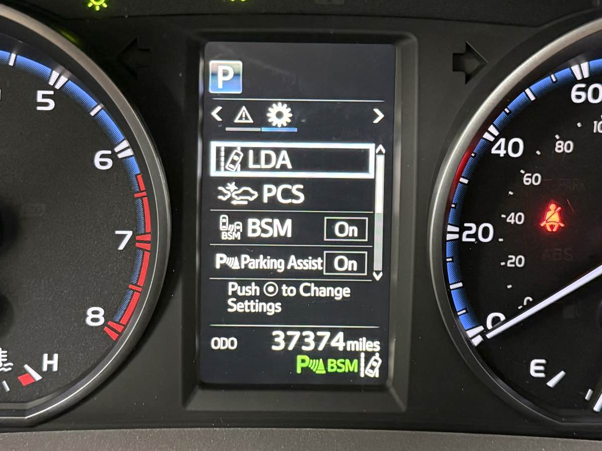 2018 Toyota RAV4 XLE photo 18