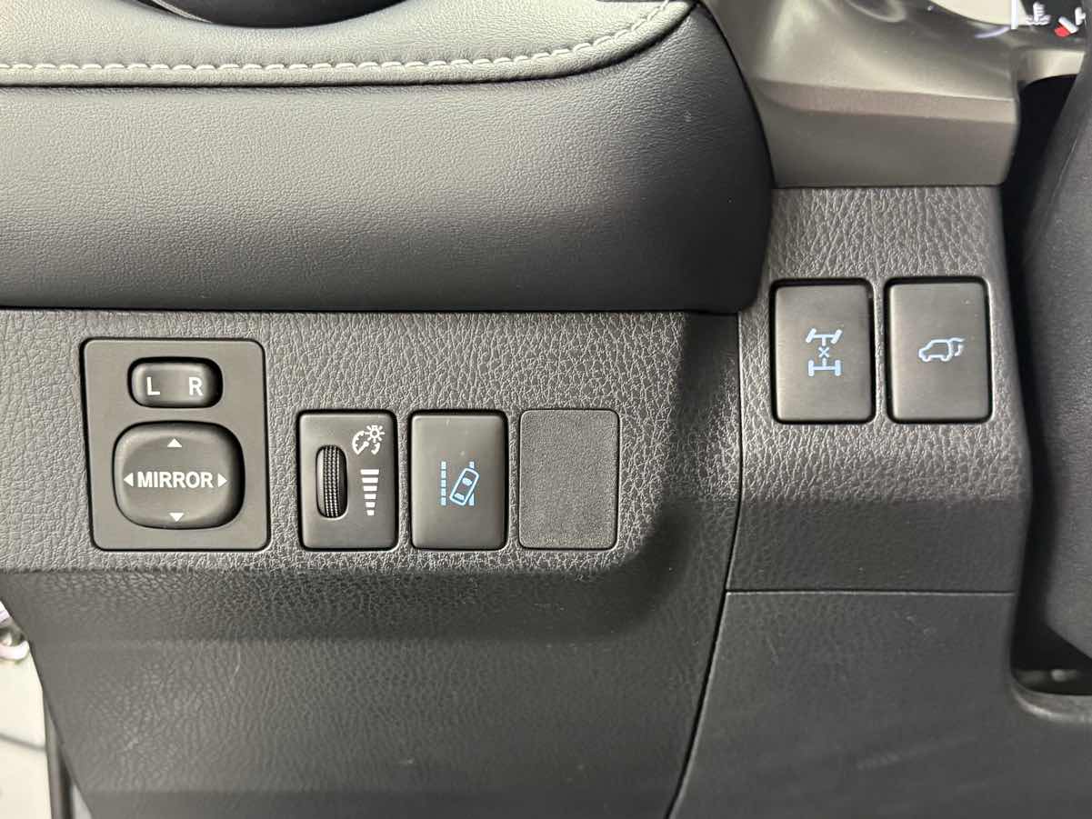 2018 Toyota RAV4 XLE photo 19