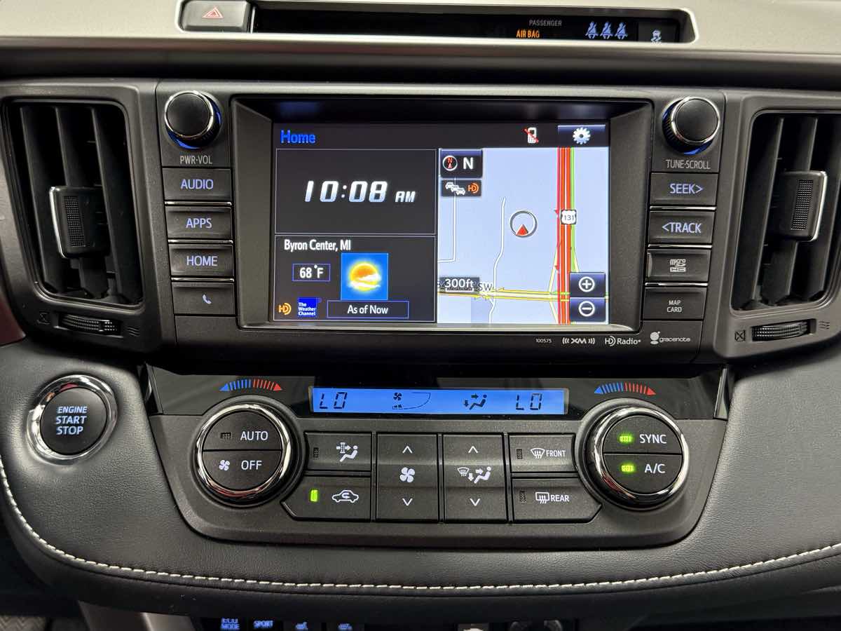 2018 Toyota RAV4 XLE photo 20