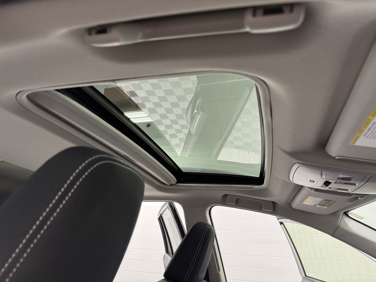 2018 Toyota RAV4 XLE photo 24