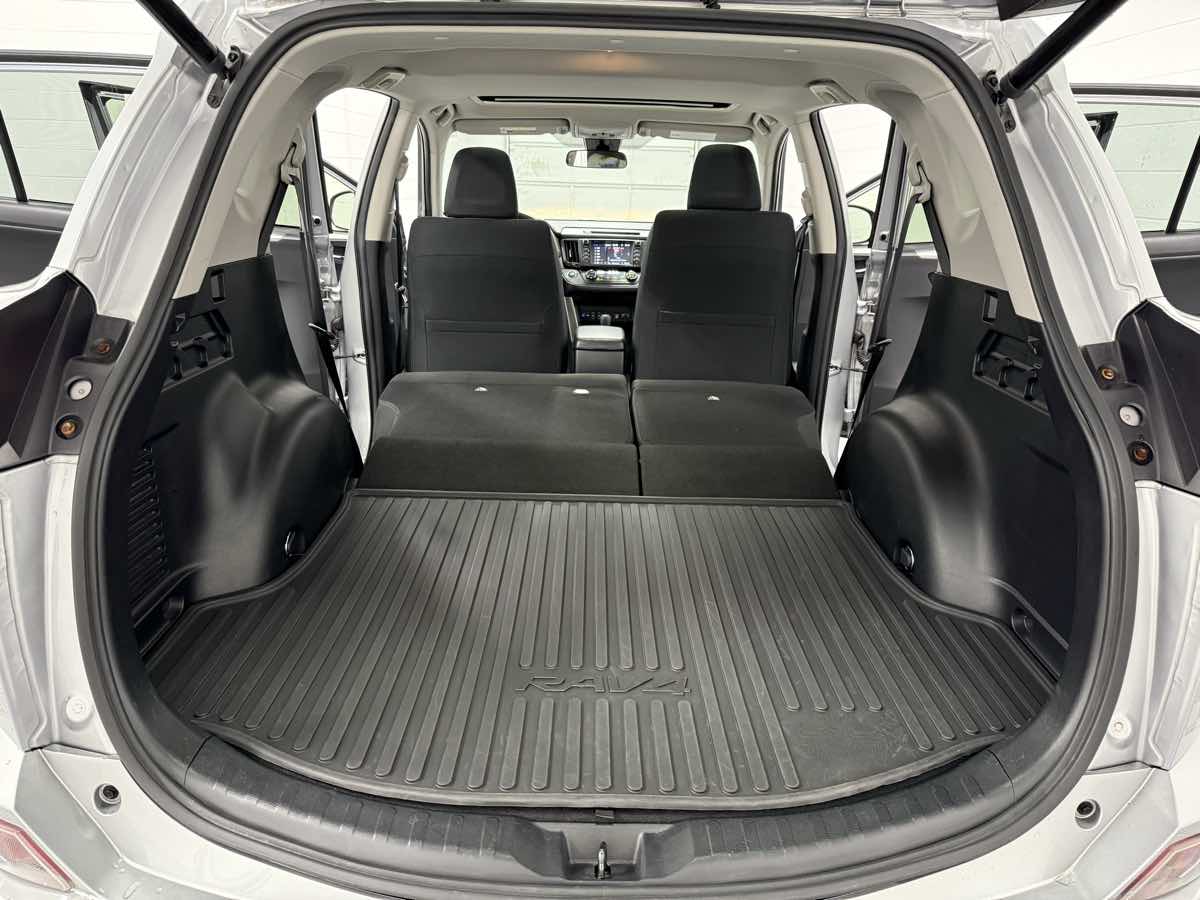 2018 Toyota RAV4 XLE photo 25