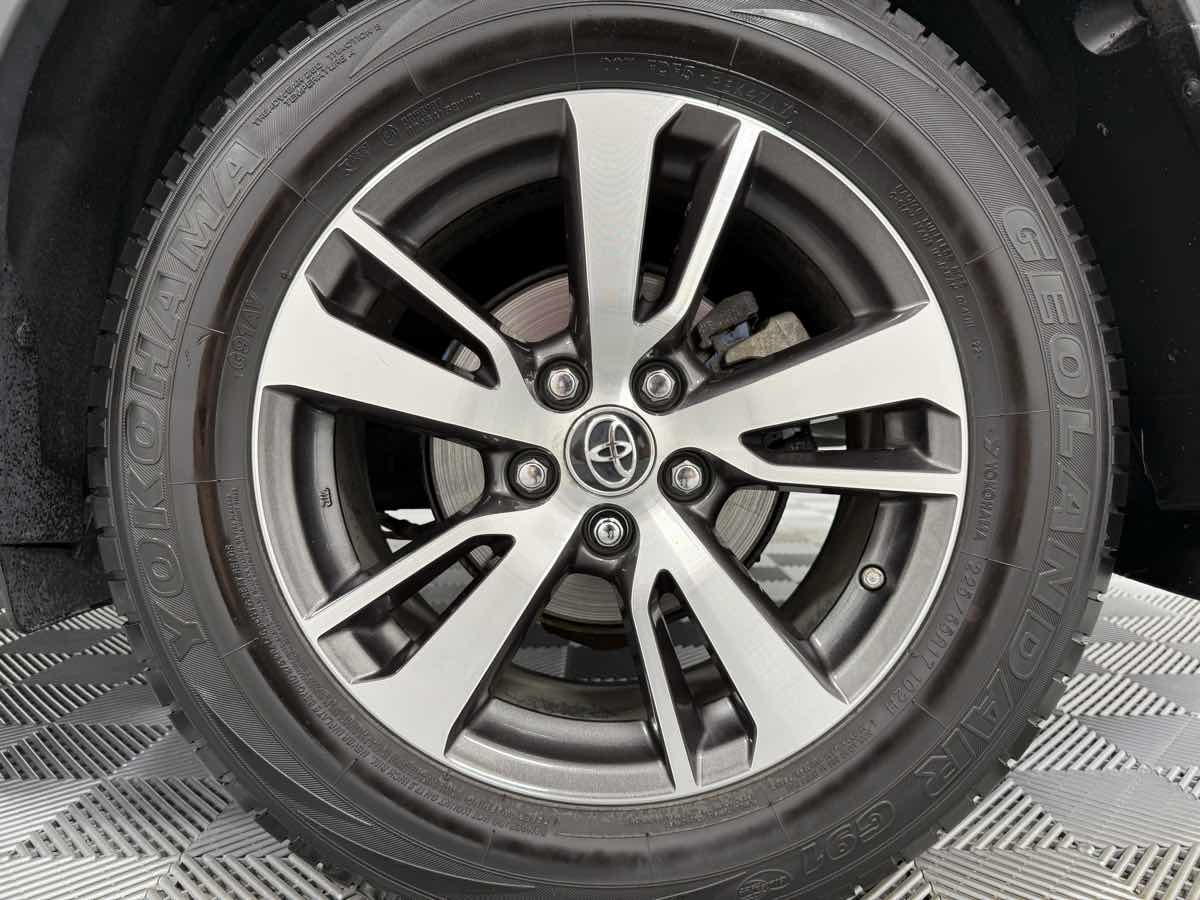 2018 Toyota RAV4 XLE photo 27
