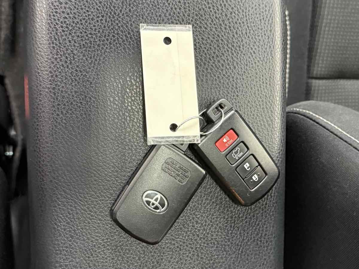 2018 Toyota RAV4 XLE photo 28