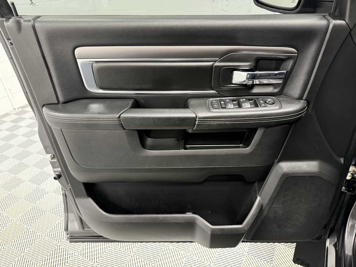 2021 Ram 1500 Classic Warlock photo 10