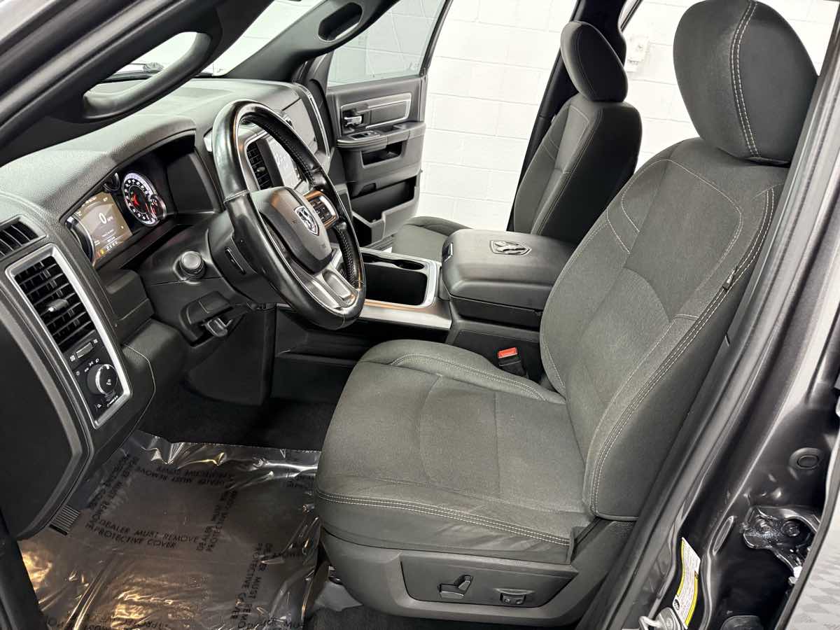 2021 Ram 1500 Classic Warlock photo 11