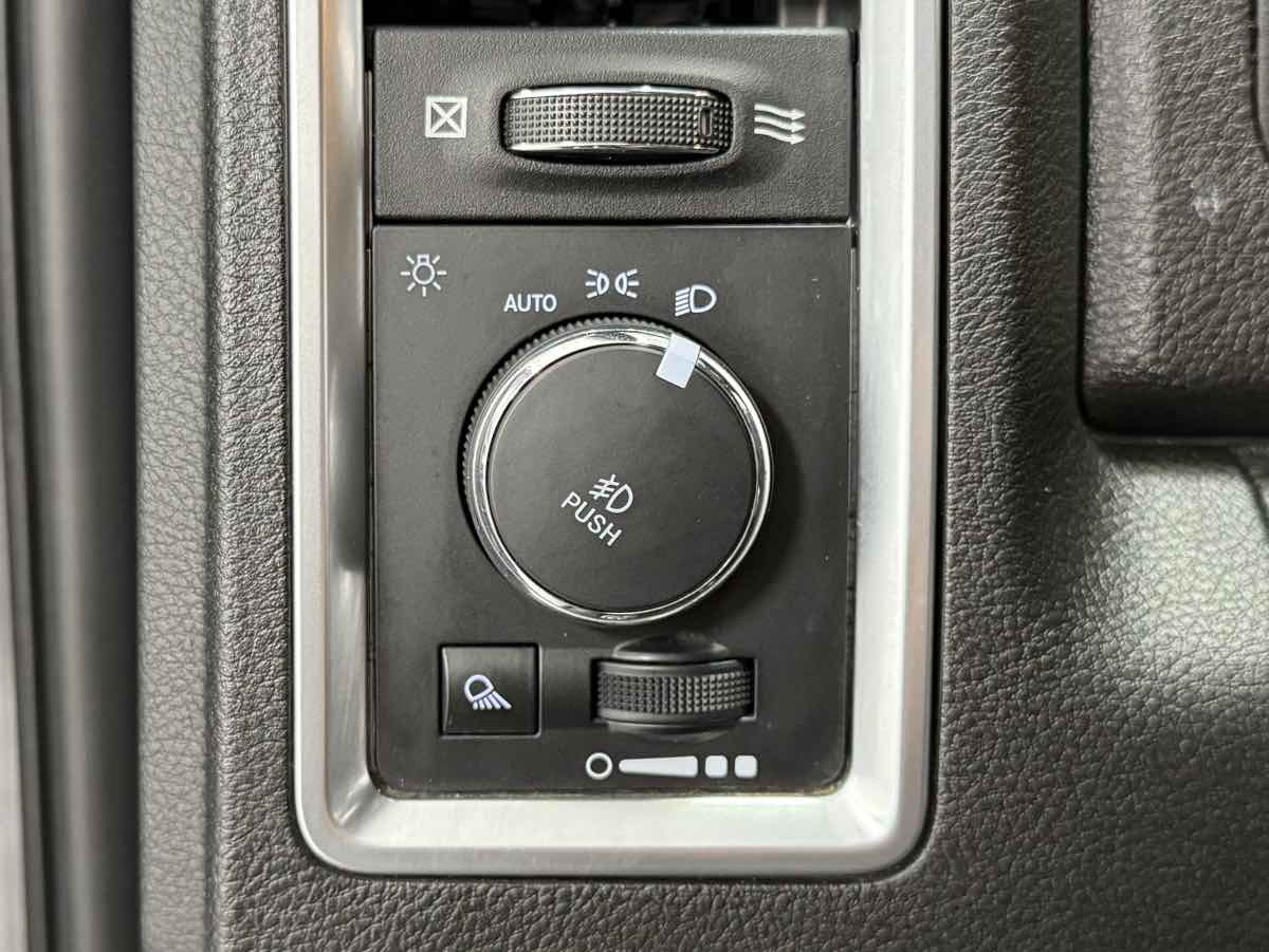 2021 Ram 1500 Classic Warlock photo 19
