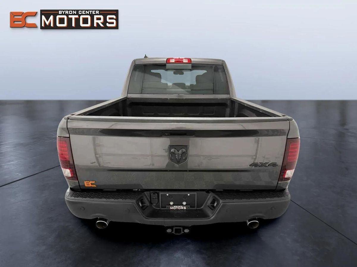 2021 Ram 1500 Classic Warlock photo 5