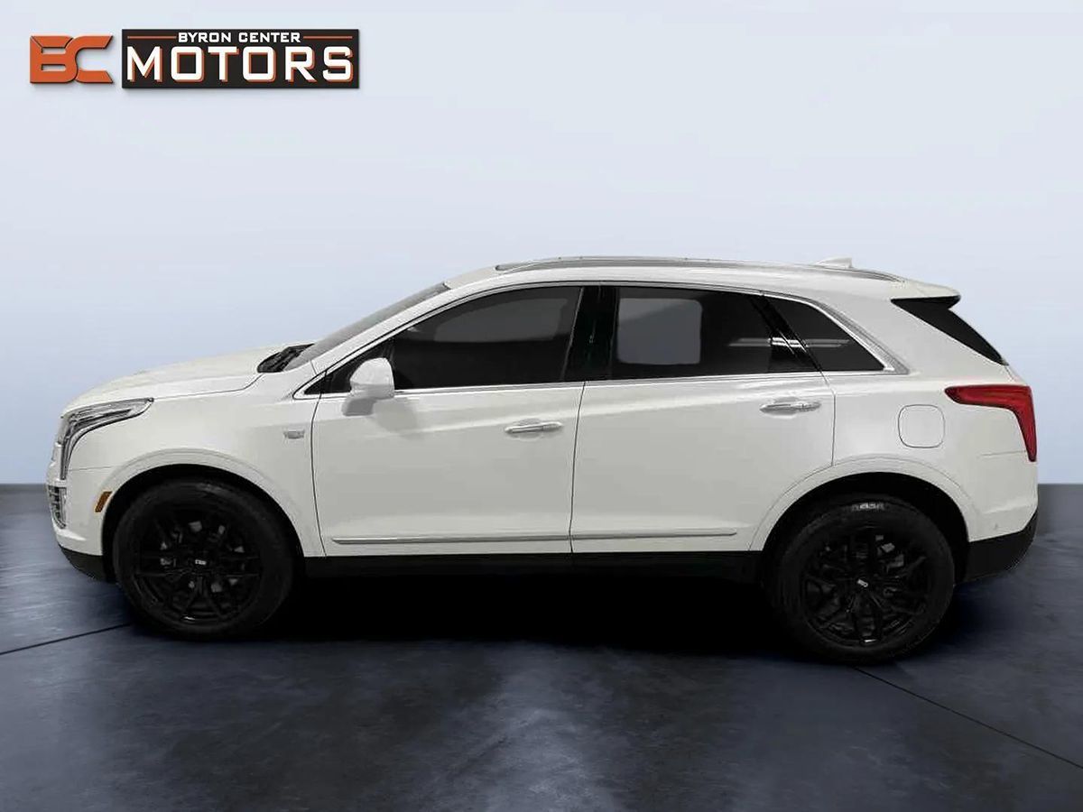 2017 Cadillac XT5 Premium Luxury photo 3